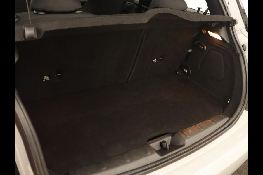 MINI Cooper 1.5 Chili | Automaat | Stoelverwarming | Full LED | Navigatie | Parkeerhulp | Sportstoelen | Climate control | Cruise control