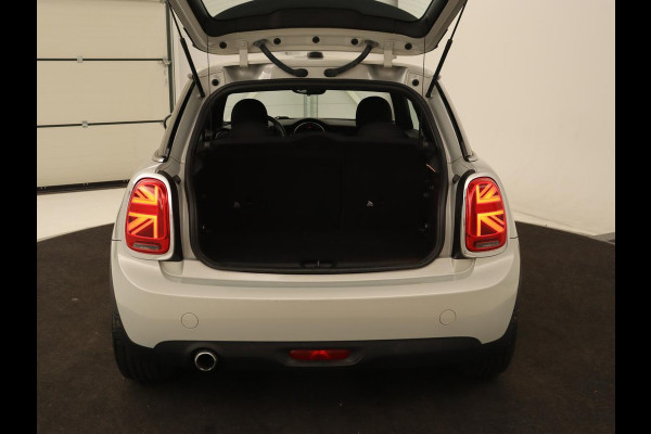 MINI Cooper 1.5 Chili | Automaat | Stoelverwarming | Full LED | Navigatie | Parkeerhulp | Sportstoelen | Climate control | Cruise control