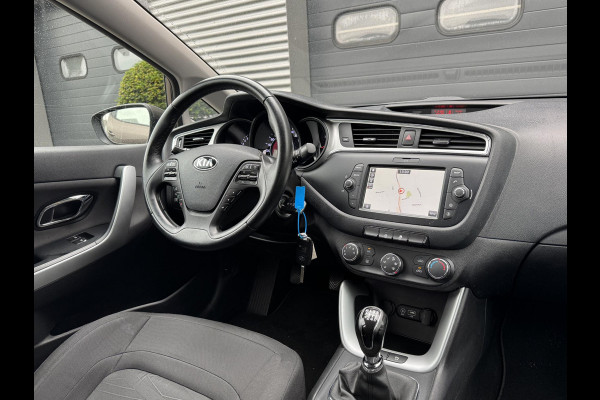 Kia cee'd 1.6 GDI ComfortPlusLine Navigator | Camera | Lichtmetalen Velgen | Navigatie | Cruise Control | Kia cee'd 1.6 GDI ComfortPlusLine Navigator | Camera | Lichtmetalen Velgen | Navigatie | Cruise Control |