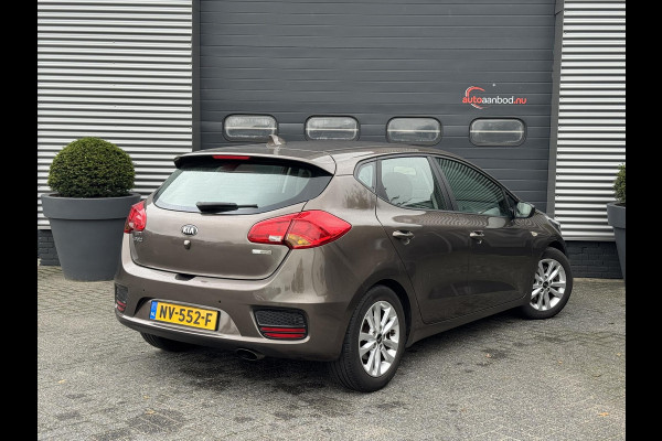 Kia cee'd 1.6 GDI ComfortPlusLine Navigator | Camera | Lichtmetalen Velgen | Navigatie | Cruise Control | Kia cee'd 1.6 GDI ComfortPlusLine Navigator | Camera | Lichtmetalen Velgen | Navigatie | Cruise Control |