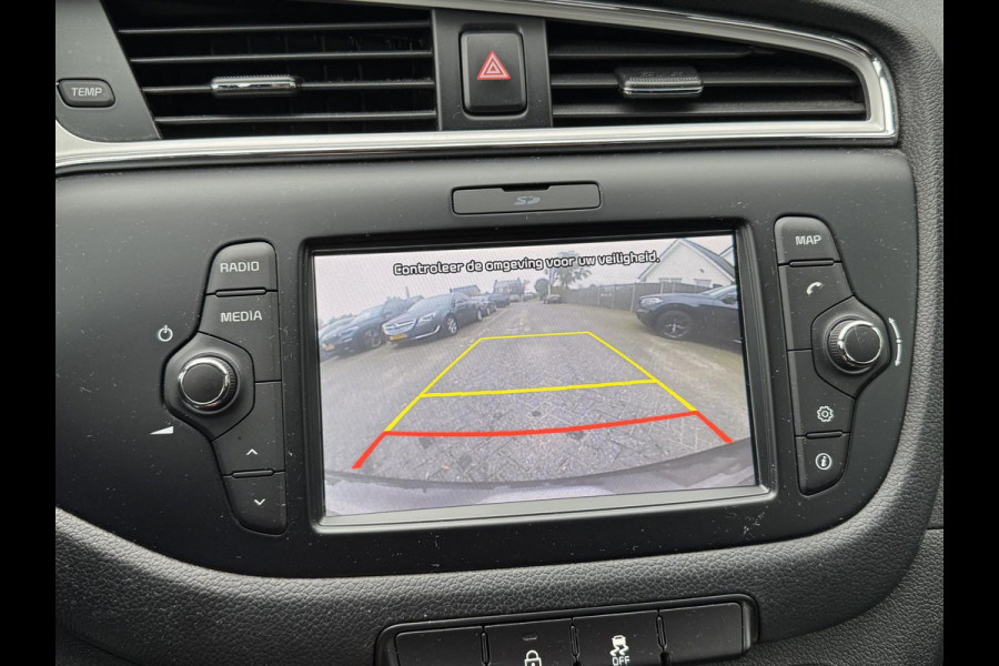 Kia cee'd 1.6 GDI ComfortPlusLine Navigator | Camera | Lichtmetalen Velgen | Navigatie | Cruise Control | Kia cee'd 1.6 GDI ComfortPlusLine Navigator | Camera | Lichtmetalen Velgen | Navigatie | Cruise Control |