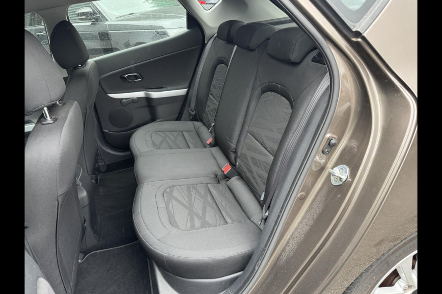 Kia cee'd 1.6 GDI ComfortPlusLine Navigator | Camera | Lichtmetalen Velgen | Navigatie | Cruise Control | Kia cee'd 1.6 GDI ComfortPlusLine Navigator | Camera | Lichtmetalen Velgen | Navigatie | Cruise Control |