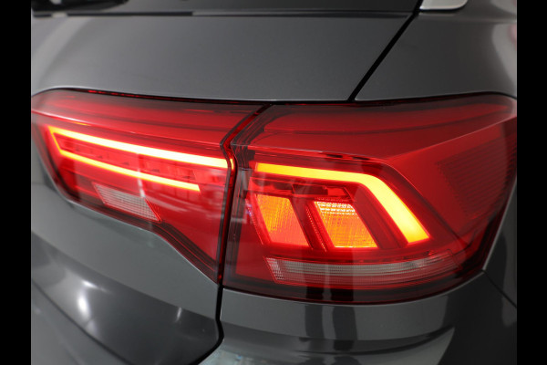 Volkswagen T-Roc 1.0 TSI Style 110 pk | Navigatie | Parkeersensoren | Autom. airco | Adaptieve cruise control | Apple Carplay/Android Auto | Volkswagen T-Roc 1.0 TSI Style 110 pk | Navigatie | Parkeersensoren | Autom. airco | Adaptieve cruise control | Apple Carplay/Android Auto |
