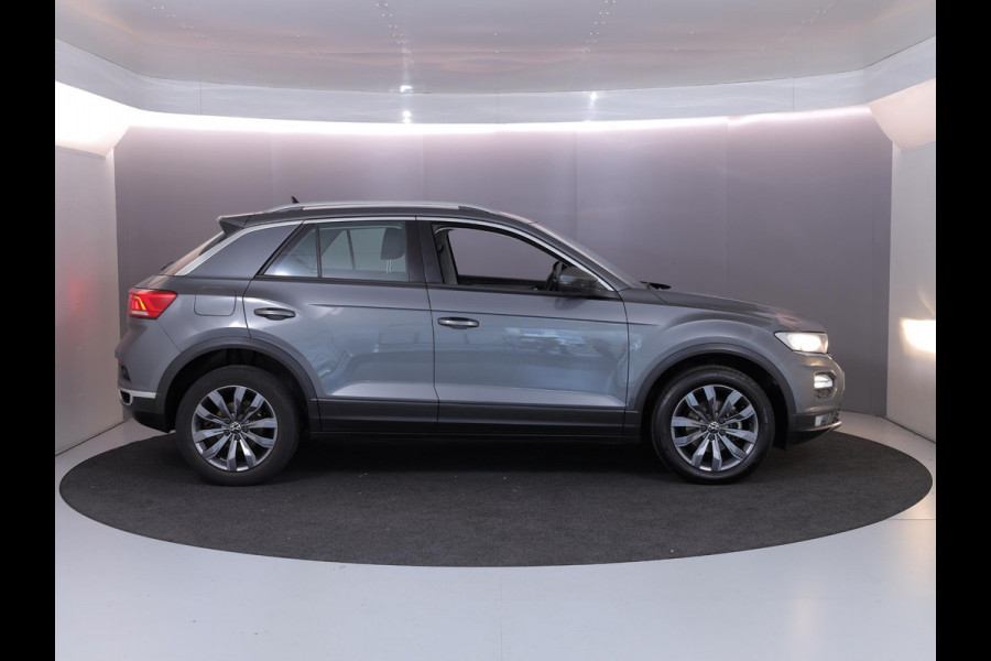 Volkswagen T-Roc 1.0 TSI Style 110 pk | Navigatie | Parkeersensoren | Autom. airco | Adaptieve cruise control | Apple Carplay/Android Auto | Volkswagen T-Roc 1.0 TSI Style 110 pk | Navigatie | Parkeersensoren | Autom. airco | Adaptieve cruise control | Apple Carplay/Android Auto |