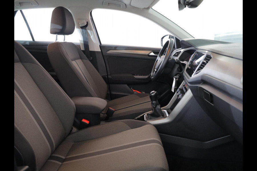 Volkswagen T-Roc 1.0 TSI Style 110 pk | Navigatie | Parkeersensoren | Autom. airco | Adaptieve cruise control | Apple Carplay/Android Auto | Volkswagen T-Roc 1.0 TSI Style 110 pk | Navigatie | Parkeersensoren | Autom. airco | Adaptieve cruise control | Apple Carplay/Android Auto |