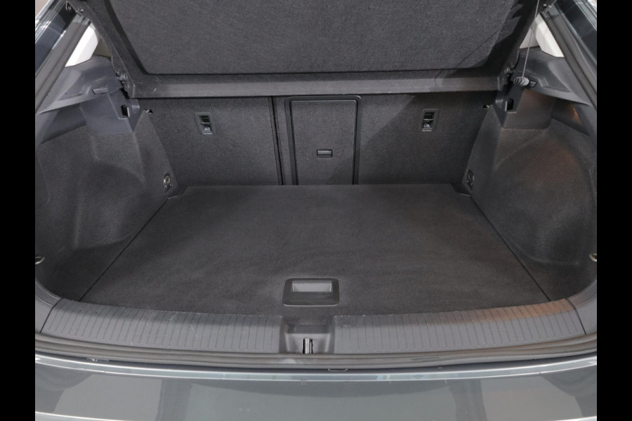 Volkswagen T-Roc 1.0 TSI Style 110 pk | Navigatie | Parkeersensoren | Autom. airco | Adaptieve cruise control | Apple Carplay/Android Auto | Volkswagen T-Roc 1.0 TSI Style 110 pk | Navigatie | Parkeersensoren | Autom. airco | Adaptieve cruise control | Apple Carplay/Android Auto |