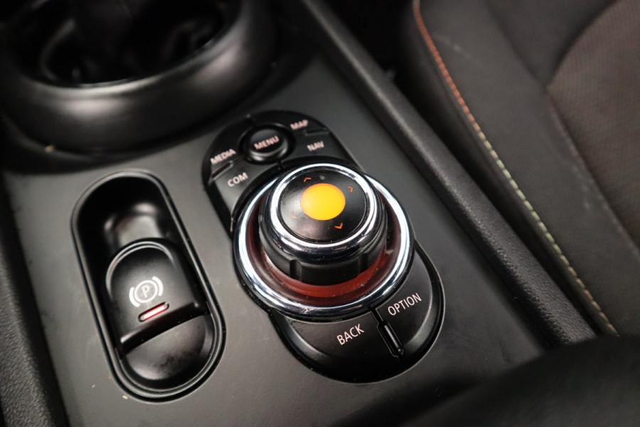 MINI Clubman 1.5 One Salt Business Keyless Go Carplay Navi MINI Clubman 1.5 One Salt Business Keyless Go Carplay Navi