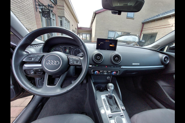 Audi A3 Sportback 40 e-tron Advance Sport | Trekhaak | Camera | 100% onderhouden Audi A3 Sportback 40 e-tron Advance Sport | Trekhaak | Camera | 100% onderhouden
