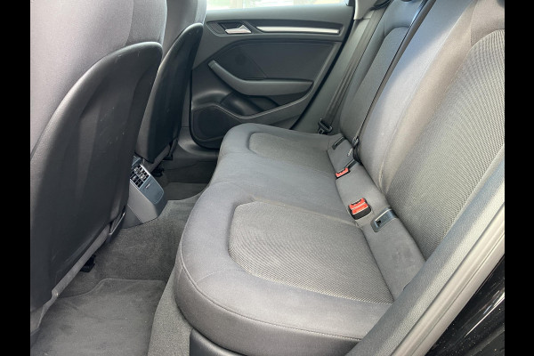 Audi A3 Sportback 40 e-tron Advance Sport | Trekhaak | Camera | 100% onderhouden Audi A3 Sportback 40 e-tron Advance Sport | Trekhaak | Camera | 100% onderhouden