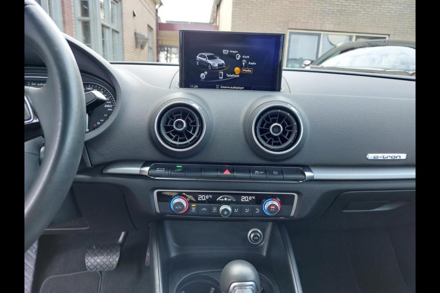 Audi A3 Sportback 40 e-tron Advance Sport | Trekhaak | Camera | 100% onderhouden Audi A3 Sportback 40 e-tron Advance Sport | Trekhaak | Camera | 100% onderhouden