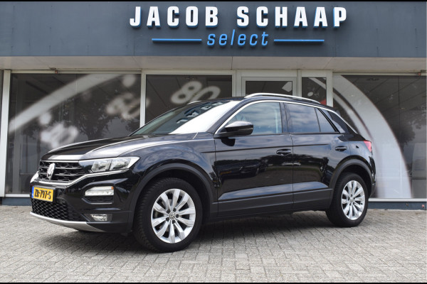 Volkswagen T-Roc 1.5 TSI Style Automaat Navigatie / Adap. Cruise / Trekhaak / PDC v+a / Camera / 17" LM