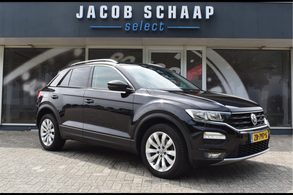 Volkswagen T-Roc 1.5 TSI Style Automaat Navigatie / Adap. Cruise / Trekhaak / PDC v+a / Camera / 17" LM