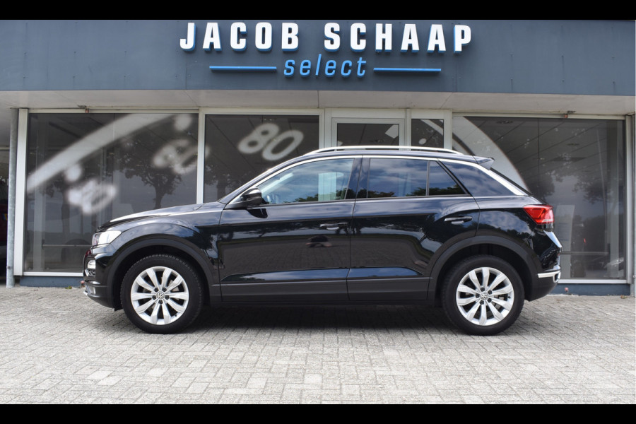 Volkswagen T-Roc 1.5 TSI Style Automaat Navigatie / Adap. Cruise / Trekhaak / PDC v+a / Camera / 17" LM
