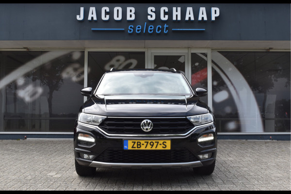 Volkswagen T-Roc 1.5 TSI Style Automaat Navigatie / Adap. Cruise / Trekhaak / PDC v+a / Camera / 17" LM