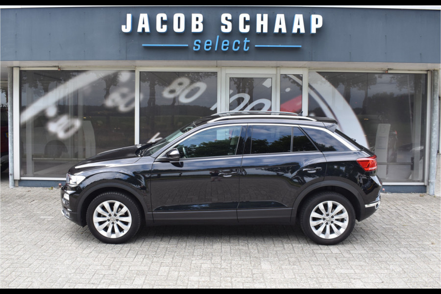 Volkswagen T-Roc 1.5 TSI Style Automaat Navigatie / Adap. Cruise / Trekhaak / PDC v+a / Camera / 17" LM