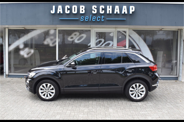 Volkswagen T-Roc 1.5 TSI Style Automaat Navigatie / Adap. Cruise / Trekhaak / PDC v+a / Camera / 17" LM