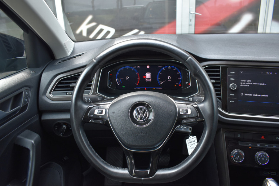 Volkswagen T-Roc 1.5 TSI Style Automaat Navigatie / Adap. Cruise / Trekhaak / PDC v+a / Camera / 17" LM