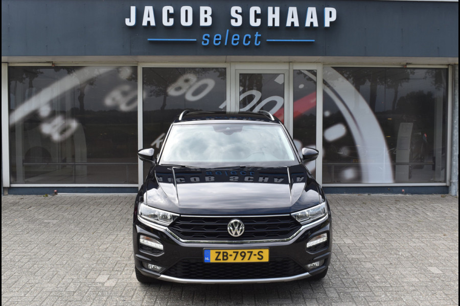 Volkswagen T-Roc 1.5 TSI Style Automaat Navigatie / Adap. Cruise / Trekhaak / PDC v+a / Camera / 17" LM