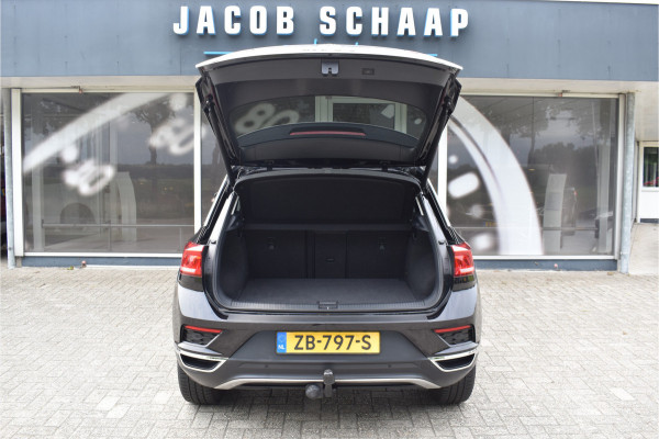 Volkswagen T-Roc 1.5 TSI Style Automaat Navigatie / Adap. Cruise / Trekhaak / PDC v+a / Camera / 17" LM