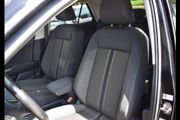 Volkswagen T-Roc 1.5 TSI Style Automaat Navigatie / Adap. Cruise / Trekhaak / PDC v+a / Camera / 17" LM