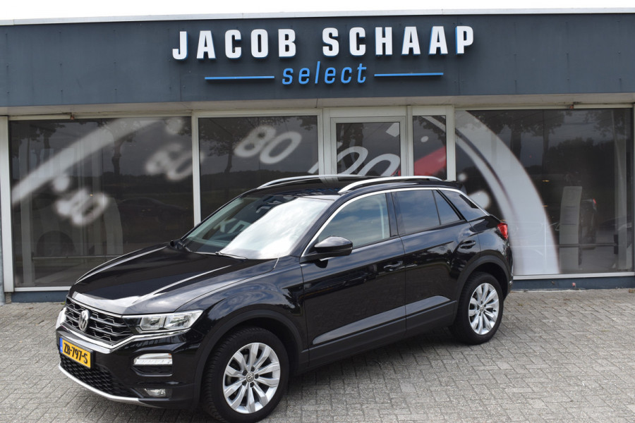 Volkswagen T-Roc 1.5 TSI Style Automaat Navigatie / Adap. Cruise / Trekhaak / PDC v+a / Camera / 17" LM