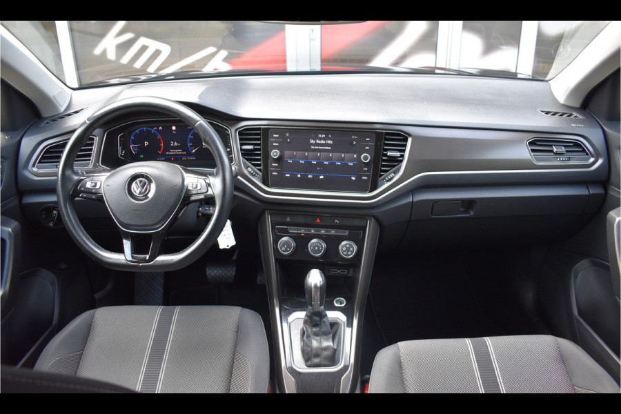Volkswagen T-Roc 1.5 TSI Style Automaat Navigatie / Adap. Cruise / Trekhaak / PDC v+a / Camera / 17" LM