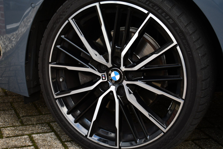 BMW 2 Serie Gran Coupé 218i M-Sport 19inch HiFi Camera Leder Live-cockpit