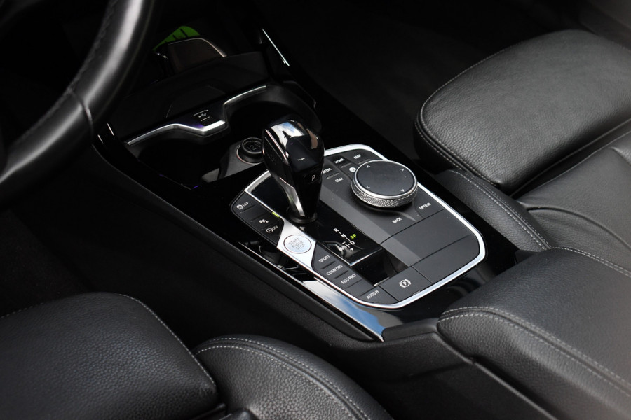 BMW 2 Serie Gran Coupé 218i M-Sport 19inch HiFi Camera Leder Live-cockpit