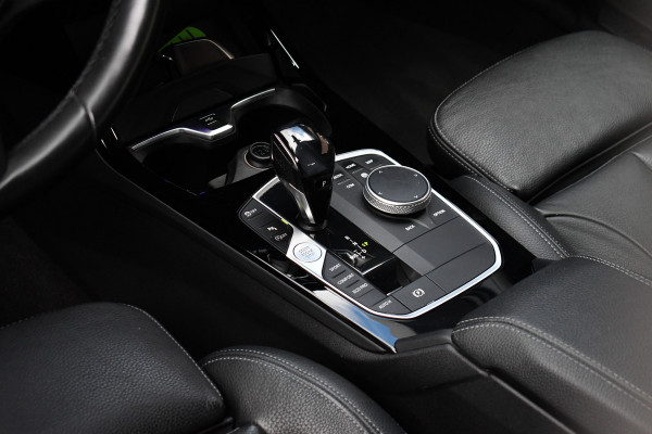 BMW 2 Serie Gran Coupé 218i M-Sport 19inch HiFi Camera Leder Live-cockpit