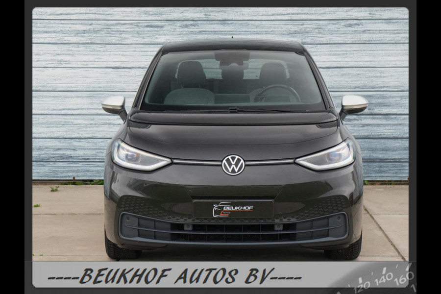 Volkswagen ID.3 First Plus 58 kWh Trekhaak Carplay Soh 92% Volkswagen ID.3 First Plus 58 kWh Trekhaak Carplay Soh 92%