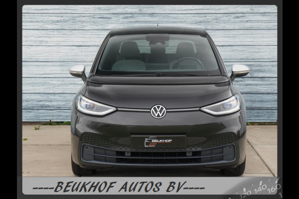 Volkswagen ID.3 First Plus 58 kWh Trekhaak Carplay Soh 92% Volkswagen ID.3 First Plus 58 kWh Trekhaak Carplay Soh 92%