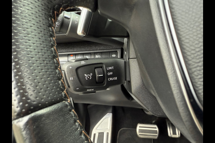 Peugeot 3008 1.6 HYbrid 225 GT - Automaat - Pano/schuifdak - Navi - Camera Peugeot 3008 1.6 HYbrid 225 GT - Automaat - Pano/schuifdak - Navi - Camera