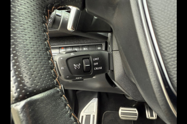 Peugeot 3008 1.6 HYbrid 225 GT - Automaat - Pano/schuifdak - Navi - Camera Peugeot 3008 1.6 HYbrid 225 GT - Automaat - Pano/schuifdak - Navi - Camera
