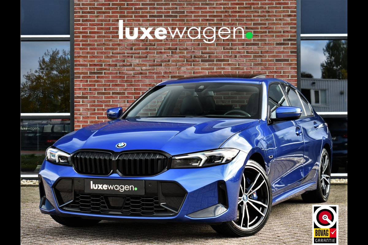 BMW 3-serie 330e xDrive M-Sport Pro Pano M-zetels ACC HUD 19inch El-klep