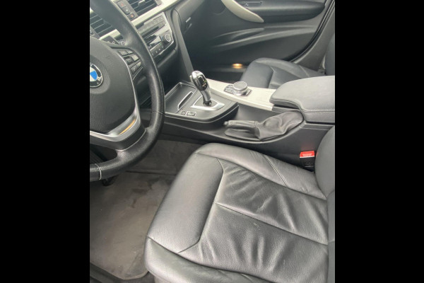 BMW 3 Serie Touring 320i High Executive/ Leer/ Clima/ Verw. stoelen/ Trekhaak
