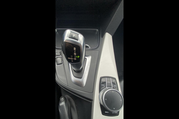 BMW 3 Serie Touring 320i High Executive/ Leer/ Clima/ Verw. stoelen/ Trekhaak