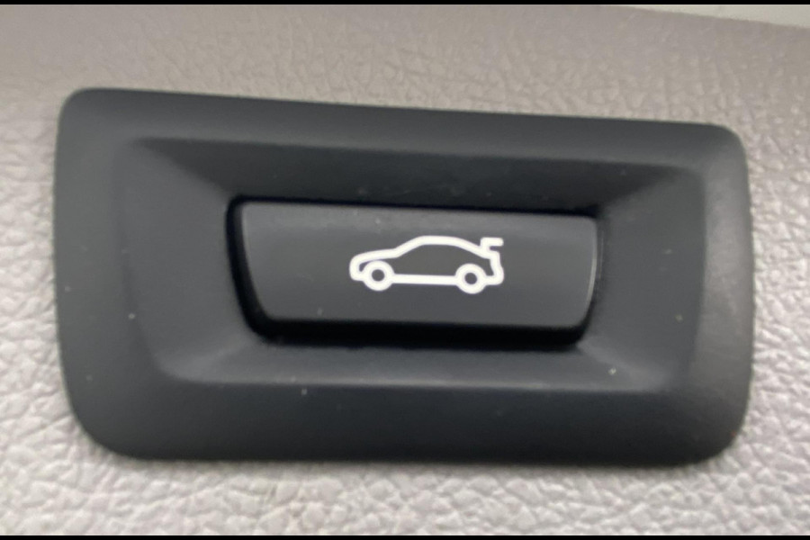 BMW 3 Serie Touring 320i High Executive/ Leer/ Clima/ Verw. stoelen/ Trekhaak