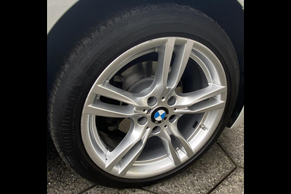BMW 3 Serie Touring 320i High Executive/ Leer/ Clima/ Verw. stoelen/ Trekhaak