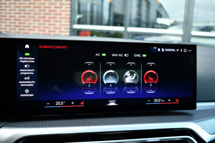 BMW 3-serie 330e xDrive M-Sport Pro Pano M-zetels ACC HUD 19inch El-klep