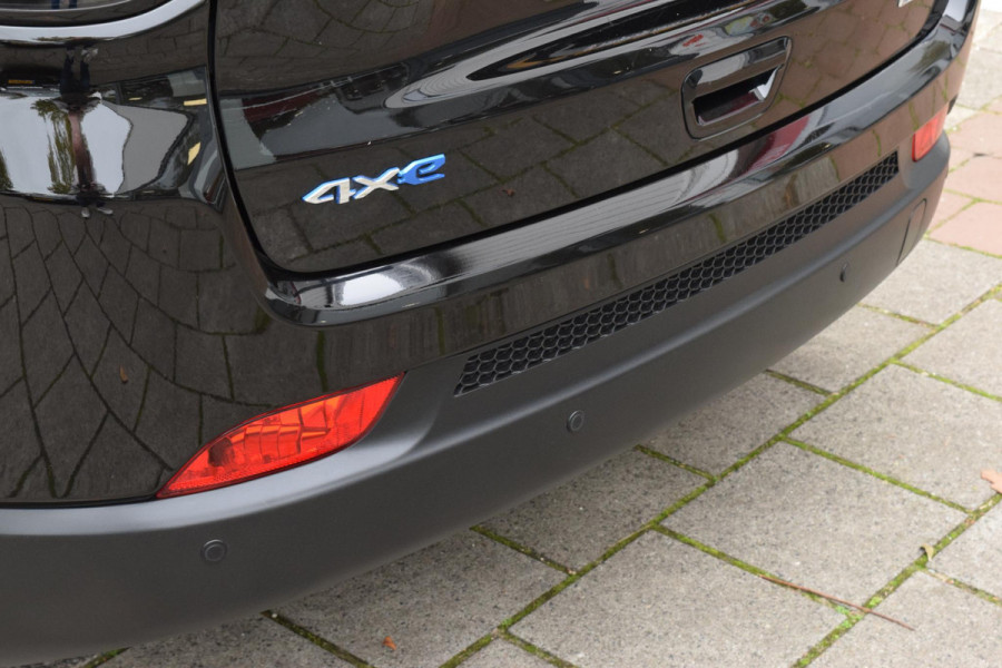 Jeep Compass 4xe 190 Plug-in Hybrid Electric Limited Lease Ed. Jeep Compass 4xe 190 Plug-in Hybrid Electric Limited Lease Ed.