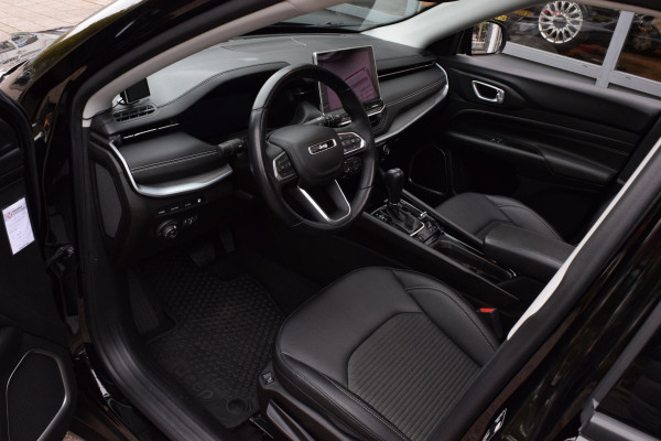 Jeep Compass 4xe 190 Plug-in Hybrid Electric Limited Lease Ed. Jeep Compass 4xe 190 Plug-in Hybrid Electric Limited Lease Ed.