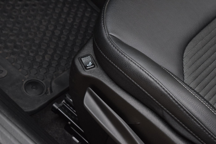 Jeep Compass 4xe 190 Plug-in Hybrid Electric Limited Lease Ed. Jeep Compass 4xe 190 Plug-in Hybrid Electric Limited Lease Ed.