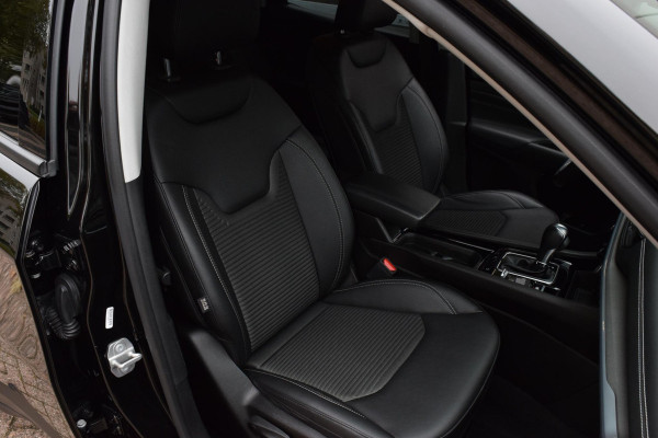 Jeep Compass 4xe 190 Plug-in Hybrid Electric Limited Lease Ed. Jeep Compass 4xe 190 Plug-in Hybrid Electric Limited Lease Ed.