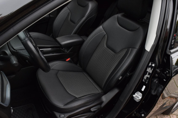 Jeep Compass 4xe 190 Plug-in Hybrid Electric Limited Lease Ed. Jeep Compass 4xe 190 Plug-in Hybrid Electric Limited Lease Ed.