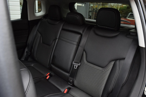 Jeep Compass 4xe 190 Plug-in Hybrid Electric Limited Lease Ed. Jeep Compass 4xe 190 Plug-in Hybrid Electric Limited Lease Ed.