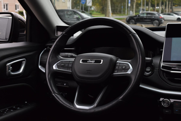 Jeep Compass 4xe 190 Plug-in Hybrid Electric Limited Lease Ed. Jeep Compass 4xe 190 Plug-in Hybrid Electric Limited Lease Ed.