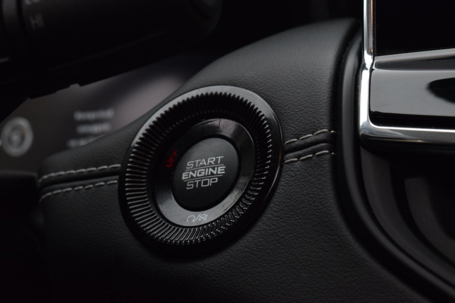 Jeep Compass 4xe 190 Plug-in Hybrid Electric Limited Lease Ed. Jeep Compass 4xe 190 Plug-in Hybrid Electric Limited Lease Ed.