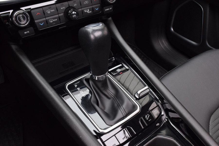 Jeep Compass 4xe 190 Plug-in Hybrid Electric Limited Lease Ed. Jeep Compass 4xe 190 Plug-in Hybrid Electric Limited Lease Ed.