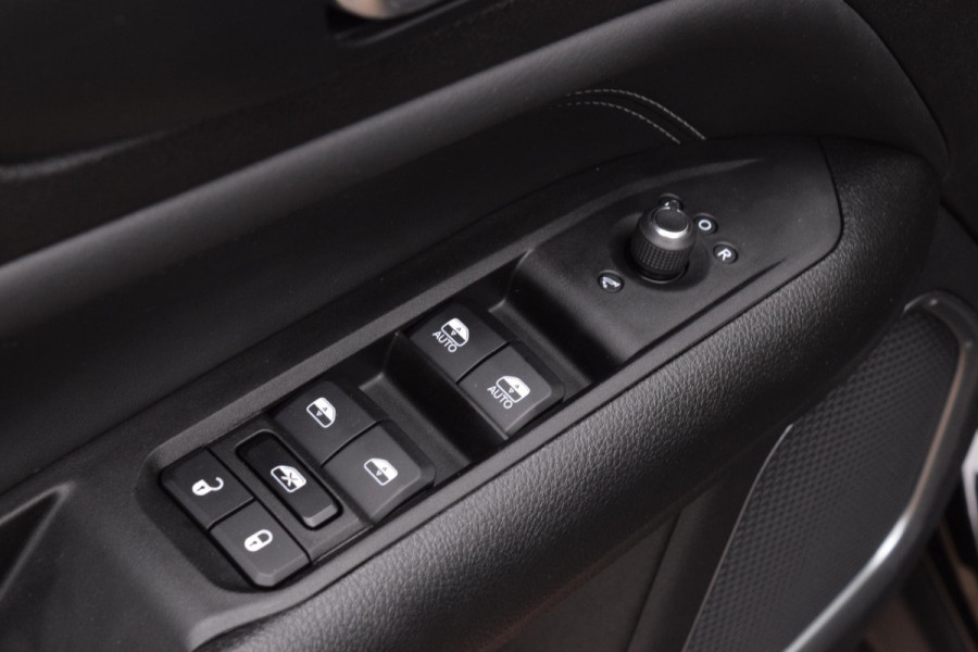 Jeep Compass 4xe 190 Plug-in Hybrid Electric Limited Lease Ed. Jeep Compass 4xe 190 Plug-in Hybrid Electric Limited Lease Ed.