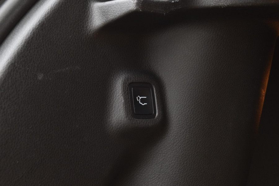 Jeep Compass 4xe 190 Plug-in Hybrid Electric Limited Lease Ed. Jeep Compass 4xe 190 Plug-in Hybrid Electric Limited Lease Ed.